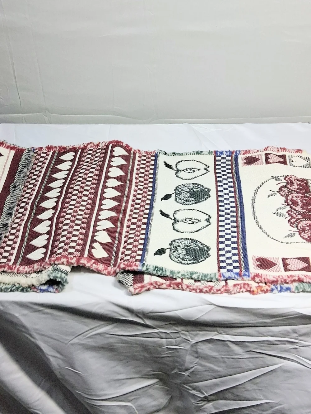 Charming 12 X 74 Apples And Hearts Farmhouse/ Cottagecore Table Runner